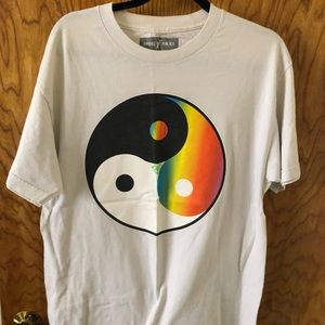 yin yang black and white tshirt skateboard
